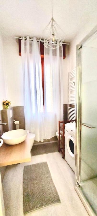 A Quattro Passi Dal Centro Apartment Bologna Luaran gambar